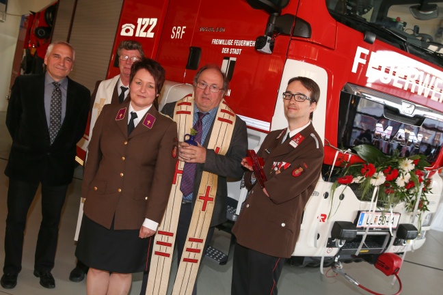 Modernisiertes Einsatzzentrum der Feuerwehr Traun mit gelungenem Festakt eingeweiht