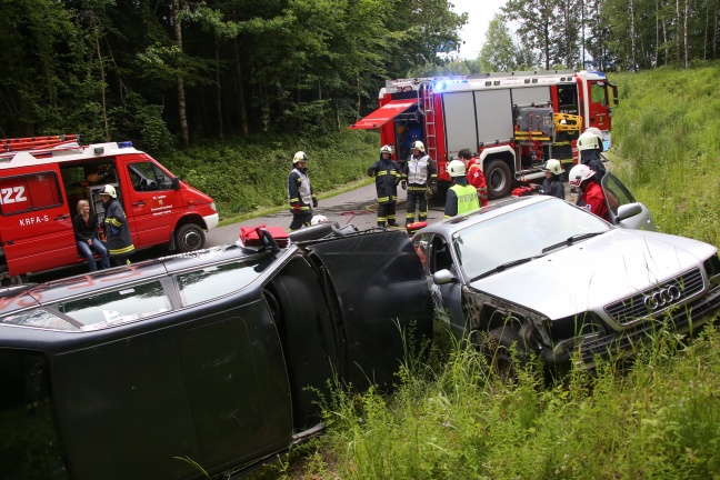 Feuerwehr und Rotes Kreuz übten in Sattledt gemeinsam für den Ernstfall