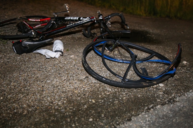 Radfahrer (29) bei schwerem Verkehrsunfall in Kallham tödlich verletzt
