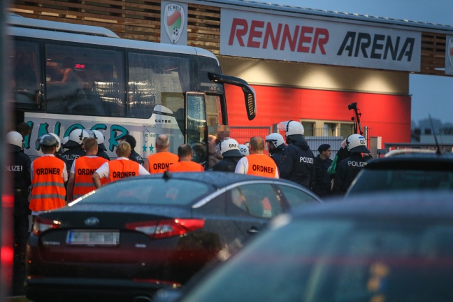 Ausschreitungen nach abgebrochenem Fußballspiel in der neuen Welser Renner Arena