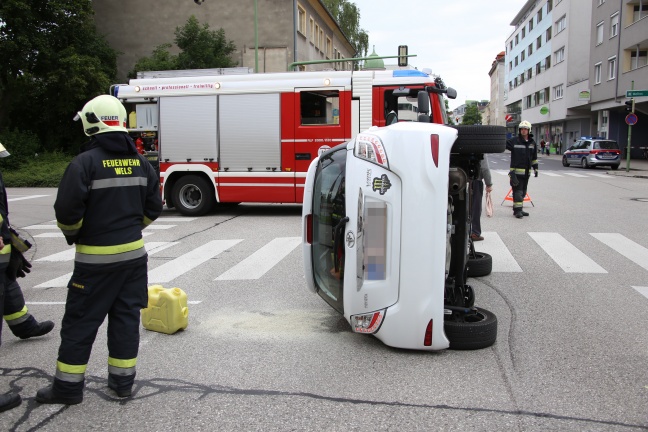 Verkehrsunfall in der Welser Innenstadt fordert eine leichtverletzte Person