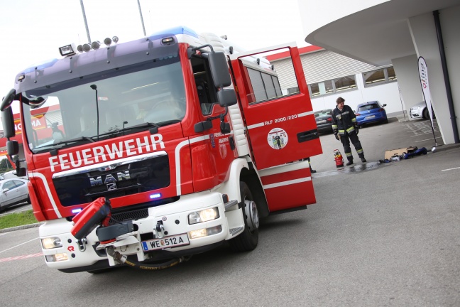 Brand eines E-Boards in Wels-Vogelweide erfordert Einsatz der Feuerwehr