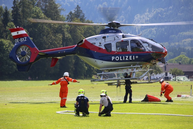 Einsatzkräfte übten in Scharnstein ein Flugnotfall-Szenario mit Waldbrand