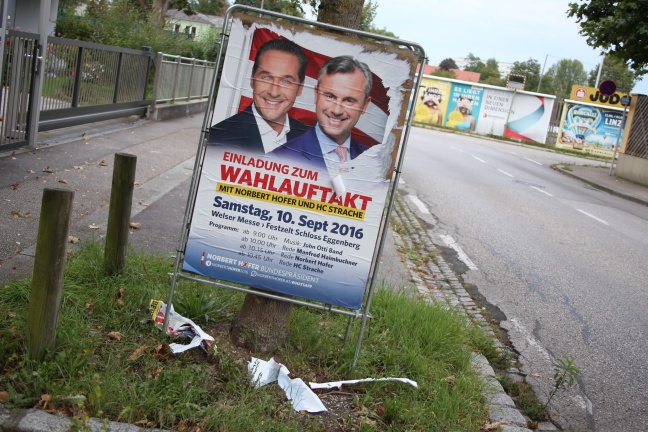 Plakate der FPÖ bereits vor Wahlauftakt wieder beschädigt