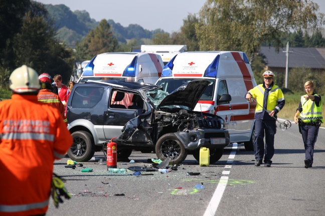 Drei Verletzte bei schwerem Verkehrsunfall in Schlüßlberg