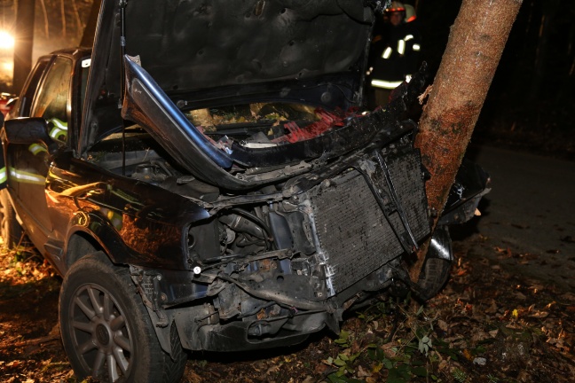 Drei teils Schwerverletzte bei Verkehrsunfall in Pollham