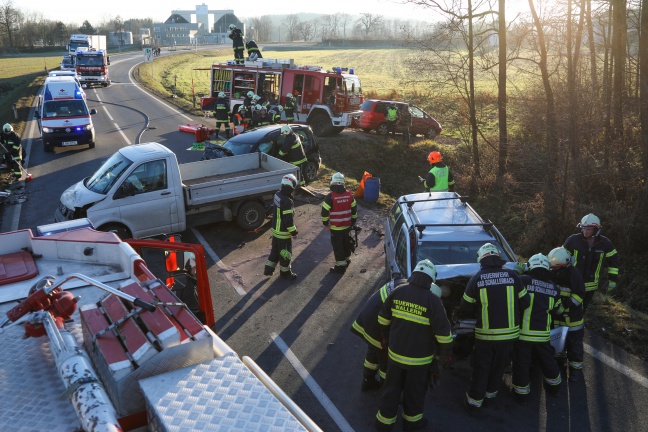 Schwerer Verkehrsunfall in Wallern an der Trattnach fordert drei Verletzte