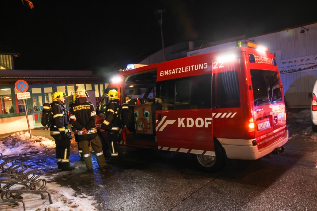 Erhöhte Kohlenmonoxidkonzentration in Eishalle sorgt für Einsatz der Feuerwehr