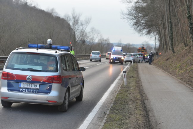 Verfolgungsjagd mit der Polizei endet auf der Rohrbacher Straße in Puchenau mit Crash