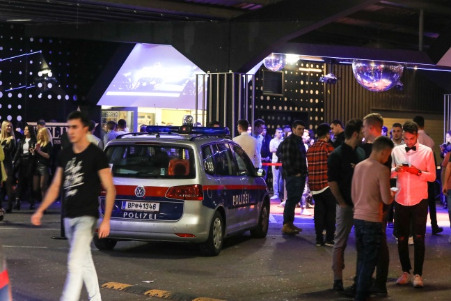 Disco in Wels-Pernau nach Bombendrohung evakuiert