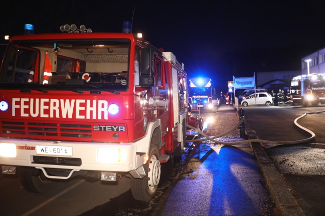 Brand in einem Gewerbebetrieb in Wels-Pernau