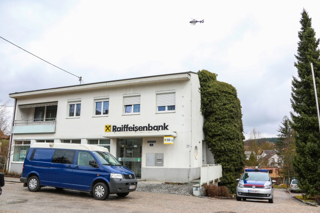 Raubüberfall auf Bankfiliale in Offenhausen