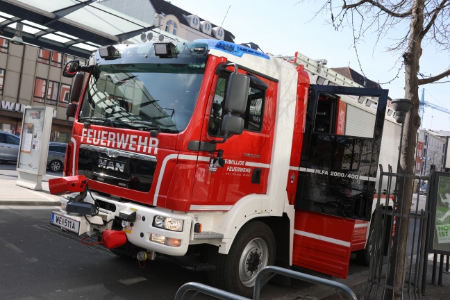 Kleinbrand in Tanzschule in Wels-Innenstadt erfordert Einsatz der Feuerwehr
