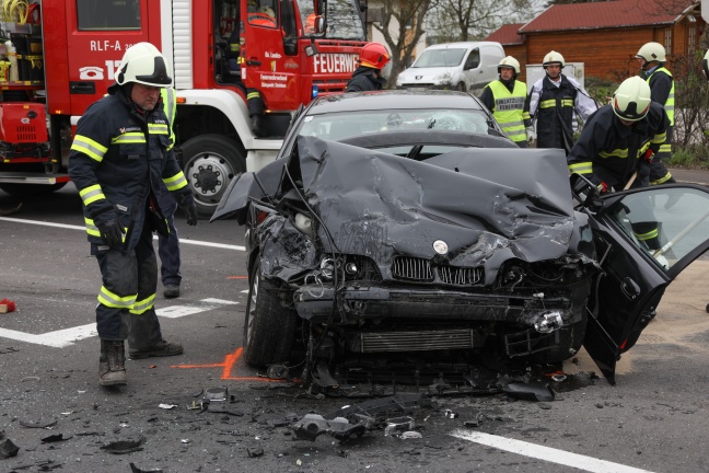 Schwerer Verkehrsunfall in Steinhaus fordert zwei Verletzte