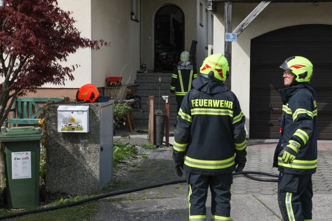 Drei Feuerwehren bei Brand in einer Küche in Pucking im Einsatz