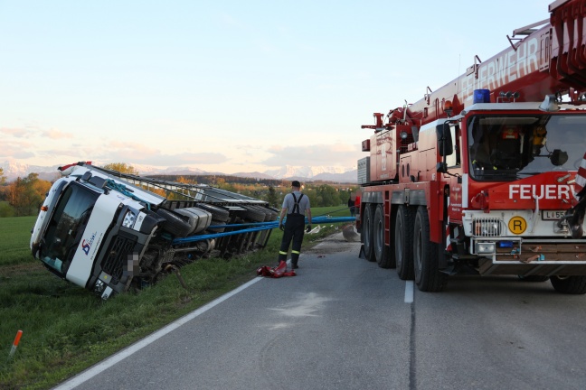 Schwerer LKW-Unfall in Kematen an der Krems fordert einen Verletzten