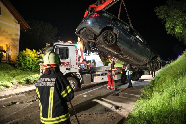 Autoüberschlag in Waldneukirchen endet glimpflich