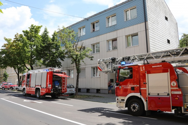 Brand eines Backrohrs in der Küche eines Mehrparteienwohnhauses in Wels-Innenstadt