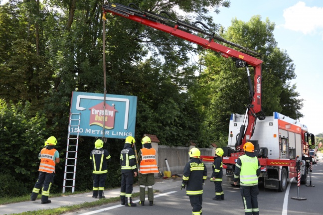 Vier Verletzte bei Verkehrsunfall auf der Pyhrnpass Straße in Kirchdorf an der Krems