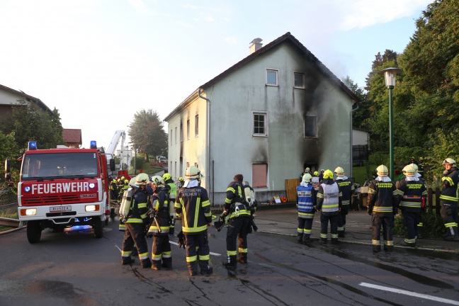 Nach ausgedehntem Wohnhausbrand standen Feuerwehren in Kremsmünster nochmals im Löscheinsatz