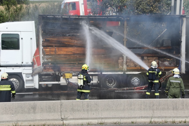 LKW-Brand auf der Pyhrnautobahn bei Wartberg an der Krems