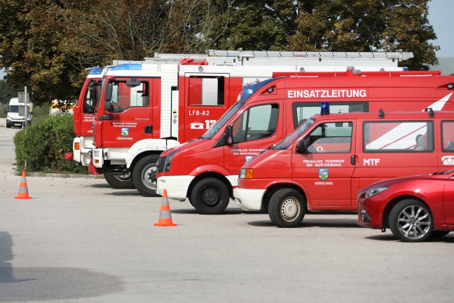 Gefahrstoffaustritt in Hörsching sorgt für Einsatz der Feuerwehren