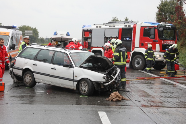 Drei Verletzte bei schwerem Verkehrsunfall auf der Westautobahn bei Enns