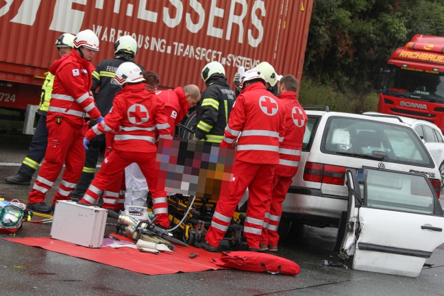 Drei Verletzte bei schwerem Verkehrsunfall auf der Westautobahn bei Enns