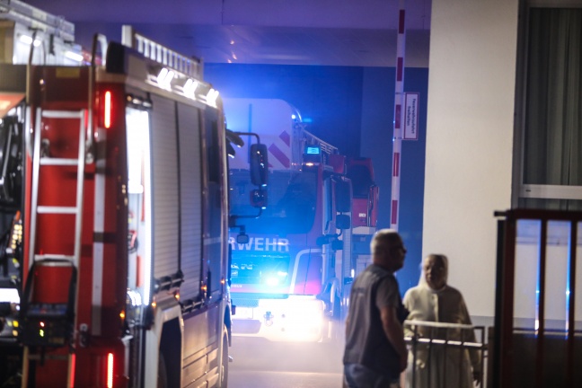 Größerer Einsatz der Feuerwehr bei Brand im Klinikum Wels