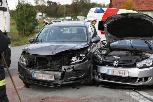 Kreuzungscrash auf der Innviertler Straße in Wallern an der Trattnach endet mit zwei Verletzten