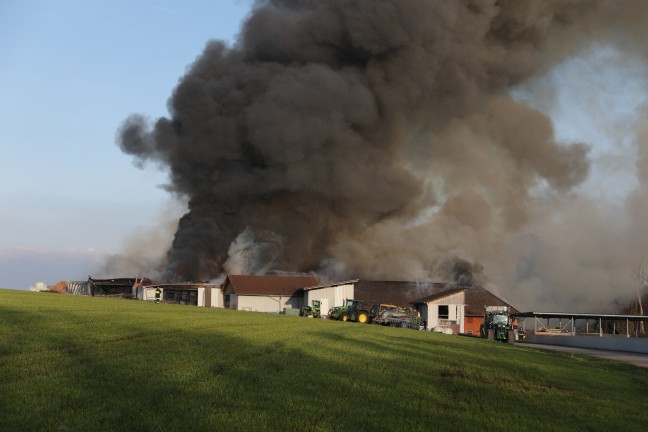 Schweißarbeiten als Auslöser für Großbrand auf Bauernhof in Pucking