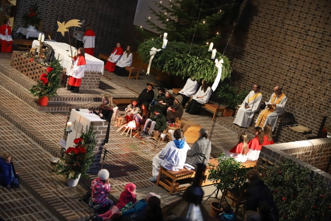 Beeindruckendes Hirtenspiel beim weihnachtlichen Kindergottesdienst in Wels-Pernau