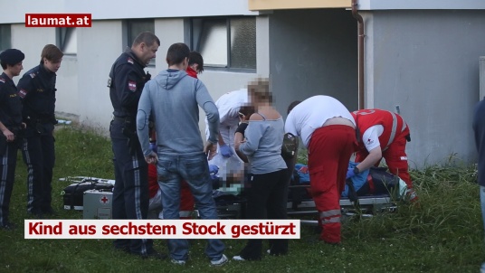 Kind aus sechstem Stock gestürzt | Film: laumat.at/Kamera: Matthias Lauber, Beitrag: Matthias Lauber Kind aus sechstem Stock gestürzt