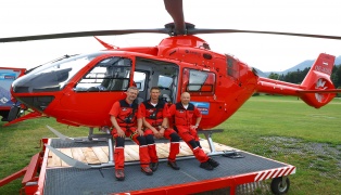 Notarzthubschrauber Martin 3 startet seit wenigen Tagen mit modernster Technik zu den Einsätzen | Foto: laumat.at/Matthias Lauber Notarzthubschrauber Martin 3 startet seit wenigen Tagen mit modernster Technik zu den Einsätzen