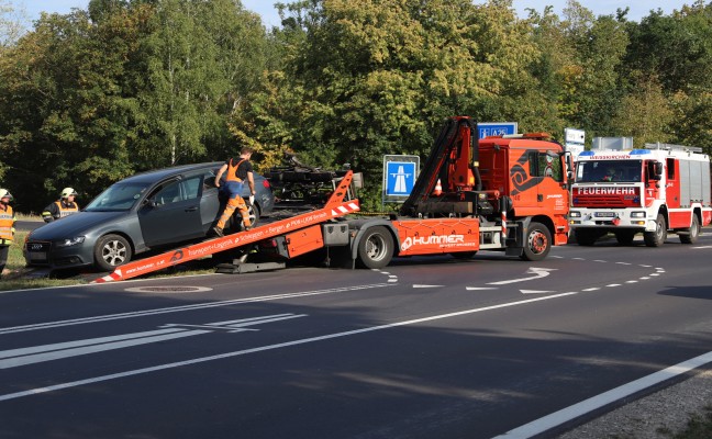 Kollision zwischen Kleintransporter und PKW in Weißkirchen an der Traun