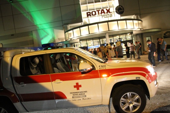 Polizei löste Veranstaltung in der Welser Rotax-Halle nach Ausschreitungen auf