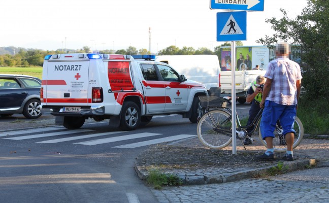 Radfahrerin bei Kollision mit Mopedauto in Wels-Neustadt schwer verletzt