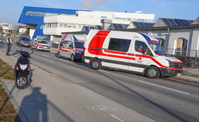 Unfall mit Moped in Wels-Vogelweide fordert zwei Verletzte