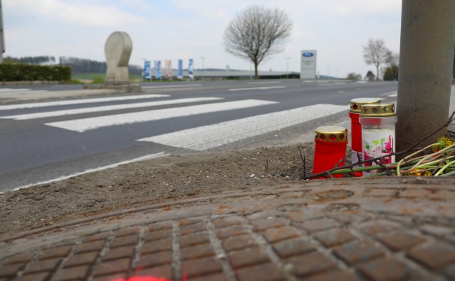 Fußgängerin (83) nach Kollision mit PKW auf Schutzweg in Vöcklabruck im Krankenhaus verstorben