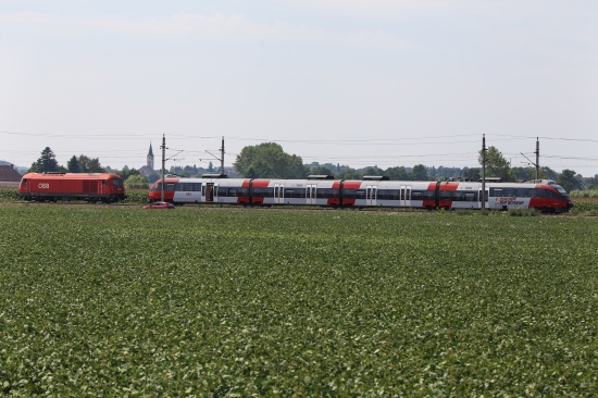 Nahverkehrstriebwagen nach Defekt auf der Westbahnstrecke evakuiert