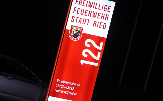 Ried im Innkreis: Schüler im Berufsschulinternat mit Finger im Lattenrost eines Bettes eingeklemmt