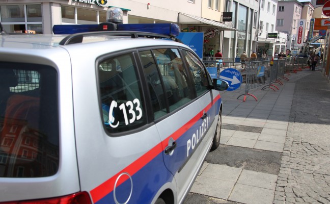 Polizeieinsatz nach Raub in der Welser Innenstadt