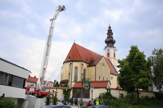 Spannende Einsatzübung der Feuerwehren in der Pfarrkirche Gunskirchen | Foto: laumat.at/Matthias Lauber Spannende Einsatzübung der Feuerwehren in der Pfarrkirche Gunskirchen