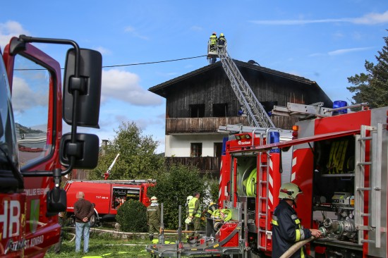 Sechs Feuerwehren bei Brand eines Hauses in Grünau im Almtal im Einsatz | Foto: laumat.at/Matthias Lauber Sechs Feuerwehren bei Brand eines Hauses in Grünau im Almtal im Einsatz