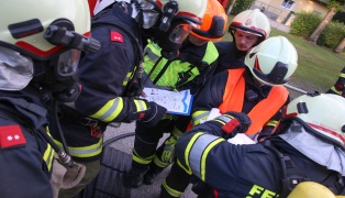 Großangelegte Einsatzübung in Polstermöbelwerk in Wallern an der Trattnach | Foto: laumat.at/Matthias Lauber Großangelegte Einsatzübung in Polstermöbelwerk in Wallern an der Trattnach