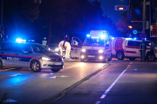 Motorradlenker bei Verkehrsunfall mit PKW in Wels-Lichtenegg schwer verletzt