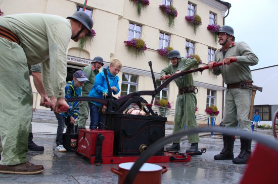 Historische und moderne Einsatzübung zum 120-Jahr-Jubiläum der Feuerwehr Bad Schallerbach | Foto: laumat.at/Matthias Lauber Historische und moderne Einsatzübung zum 120-Jahr-Jubiläum der Feuerwehr Bad Schallerbach