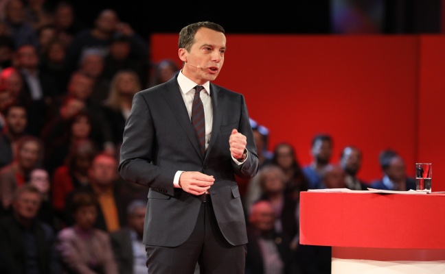 Bundeskanzler Christian Kern (SPÖ) entschuldigte sich bei Grundsatzrede und kündigte Veränderung an