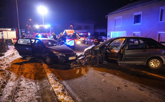 Drei Verletzte bei schwerem Crash auf der Voralpenstraße in Sattledt