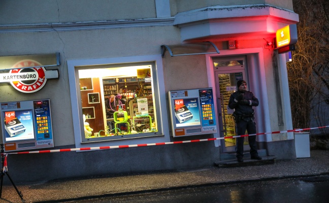Weitere Fahndungsfotos nach Raubüberfall auf Trafik in Schwanenstadt veröffentlicht